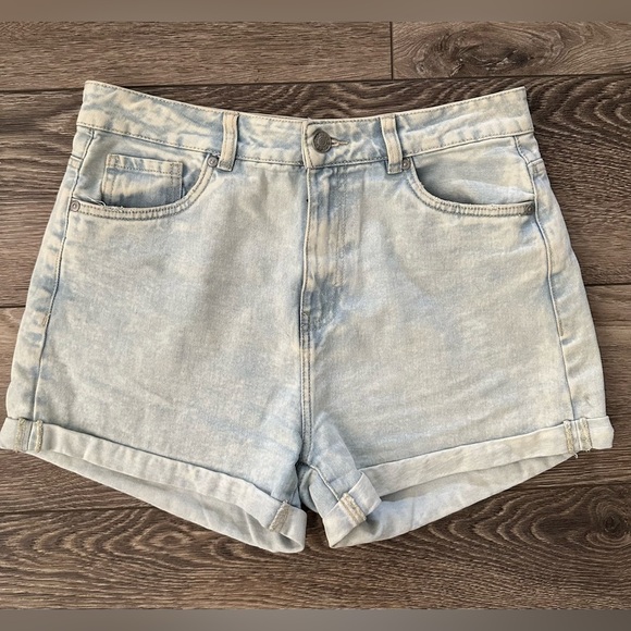 Refuge  Denim Mom Shorts Size 7 Jeans Acid Wash Light Cuff Zip Closure - Picture 5 of 8